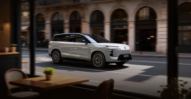 DENZA Unveils the All-New N8L Mid-Large SUV